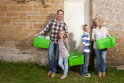 Efficient flat clearance services in Hayes
